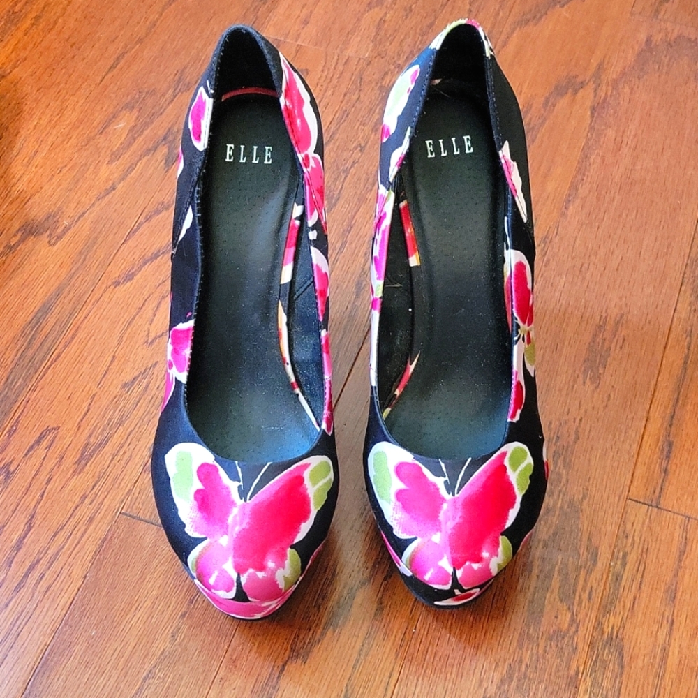 New Elle flowered wedge shoes- size 8